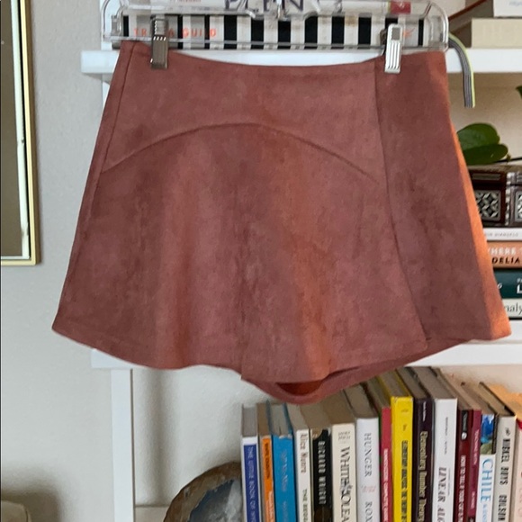 LF Dresses & Skirts - Pink mini skort